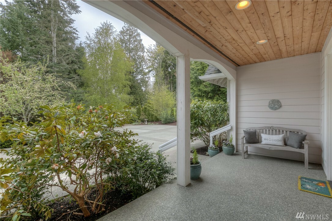 Property Photo:  17440 4th Ave SW  WA 98166 