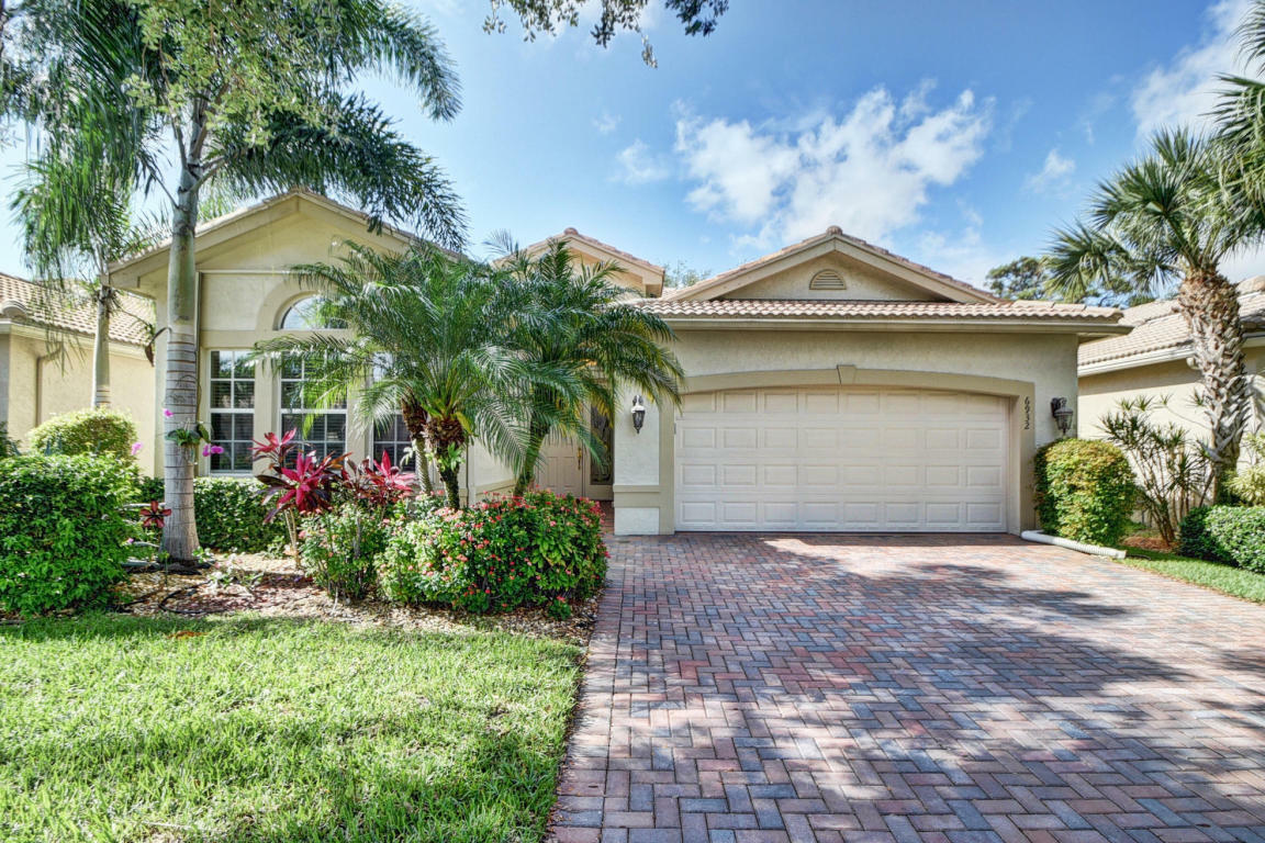 Property Photo:  6932 Belmont Shore Drive  FL 33446 