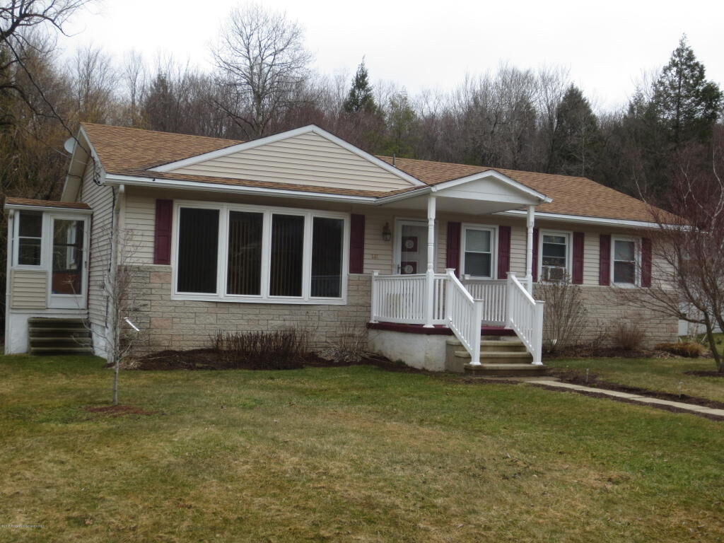 Property Photo:  301 Donny Drive  PA 18444 