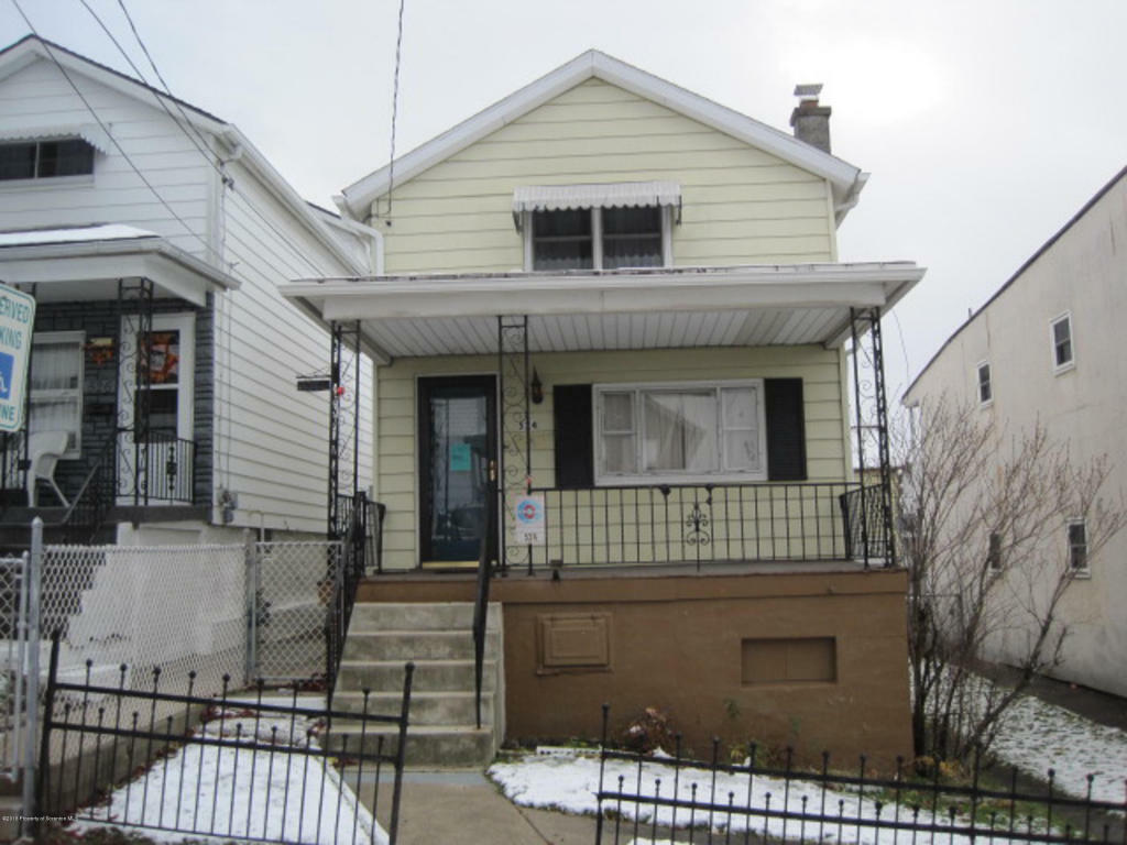 Property Photo:  524 Maple Street  PA 18505 