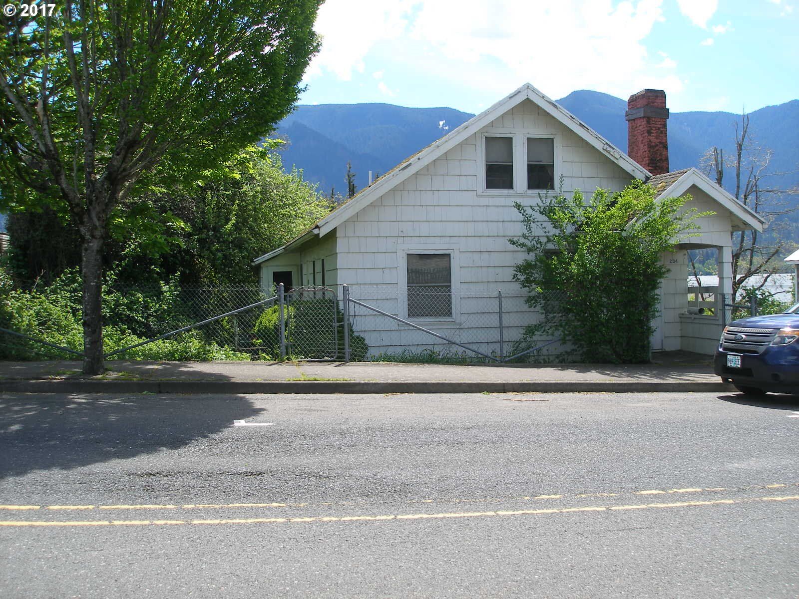 Property Photo:  234 SW First St  WA 98648 