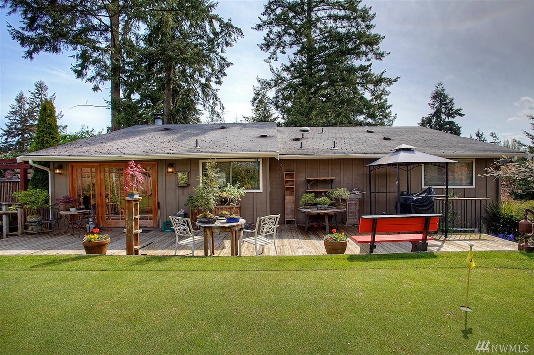 Property Photo:  550 Berkeley Ave  WA 98466 
