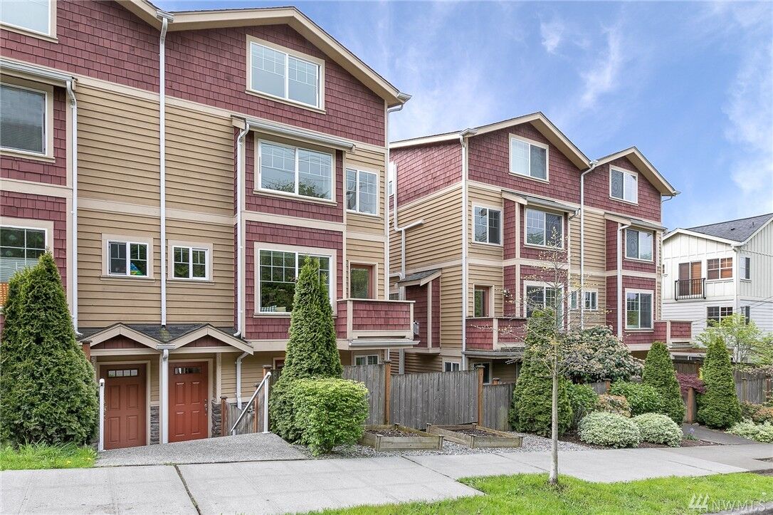 Property Photo: 517 N 39th WA 98103