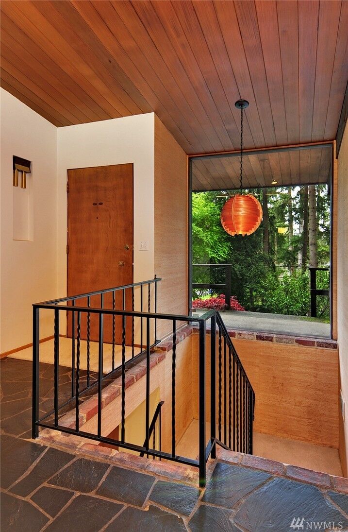 Property Photo: 18726 40th Place NE WA 98155