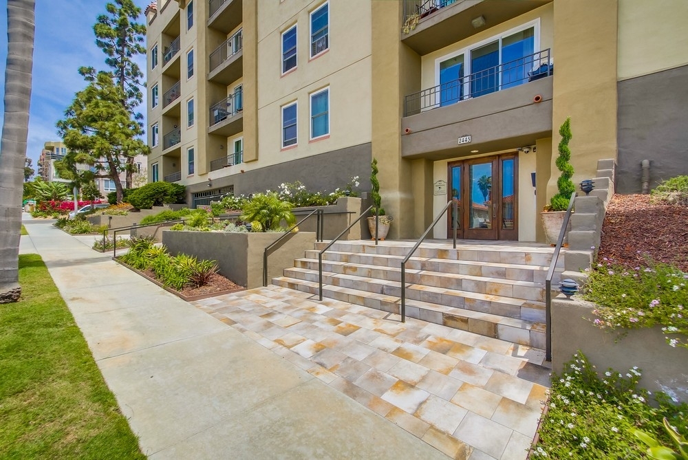 Property Photo: 2445 Brant St 502 CA 92101