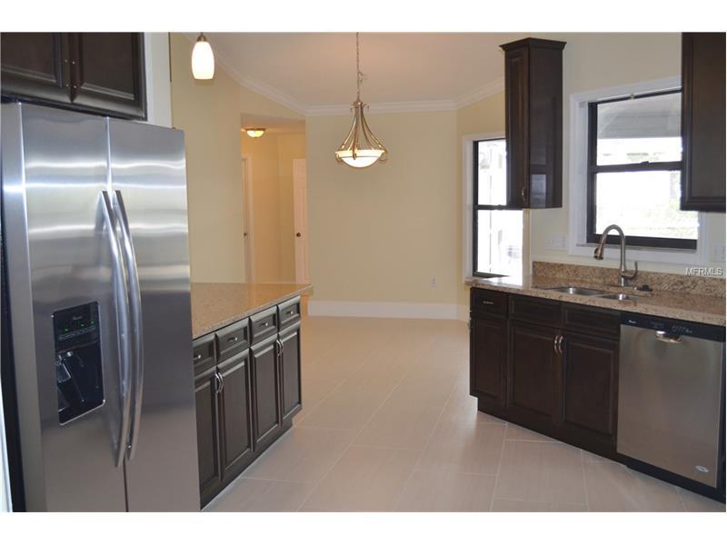 Property Photo: 8425 Palm Lakes Court FL 34243