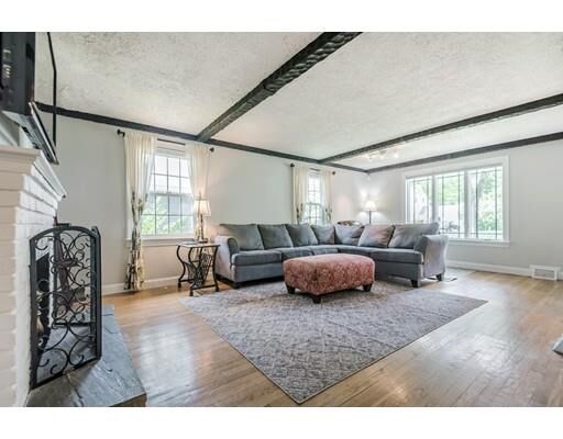 Property Photo:  7 Beech Circle  MA 01810 