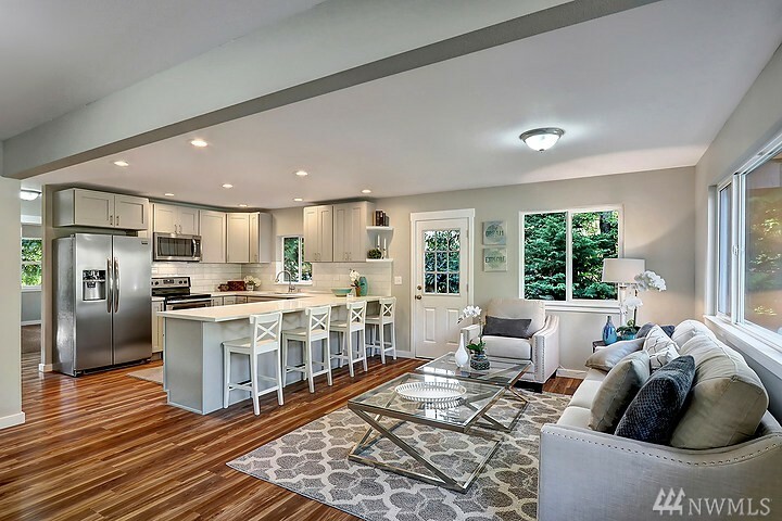 Property Photo: 17126 76th Ave W WA 98026