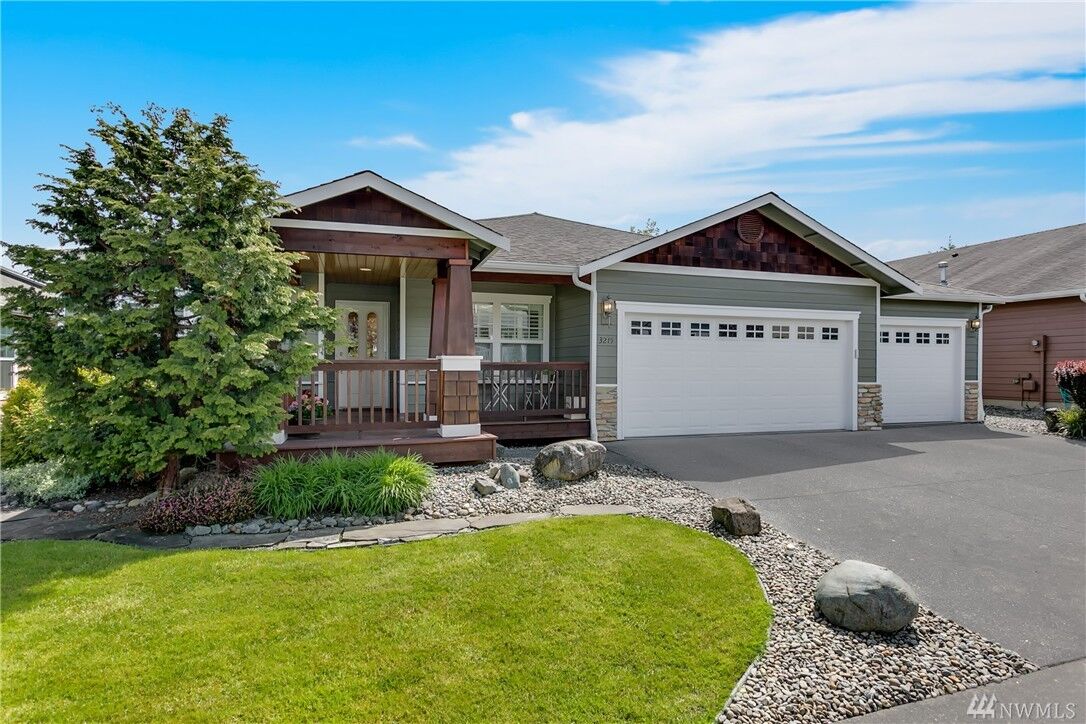 Property Photo:  3215 116th Ave NE  WA 98258 