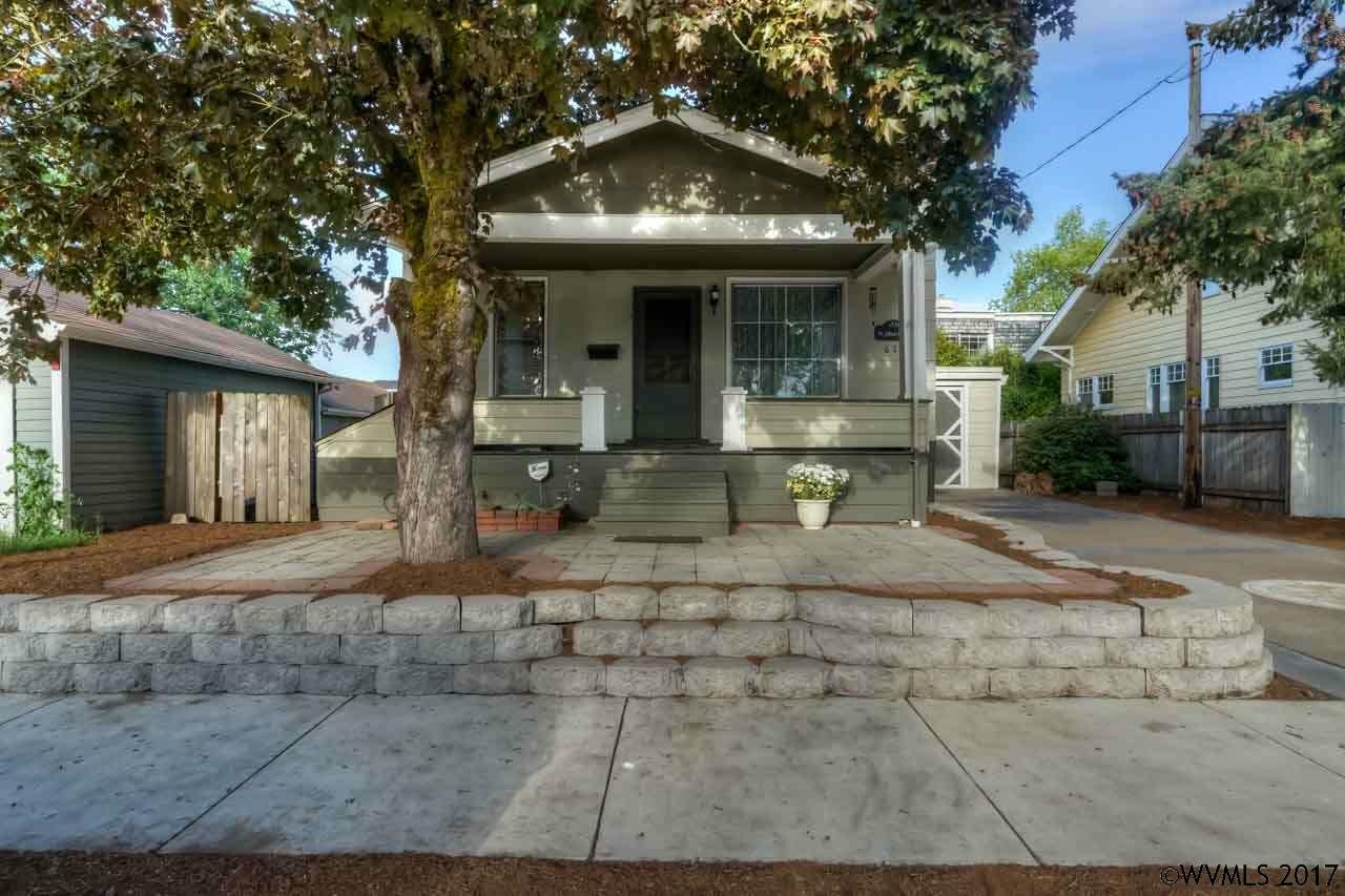 Property Photo: 629 Montgomery St OR 97321