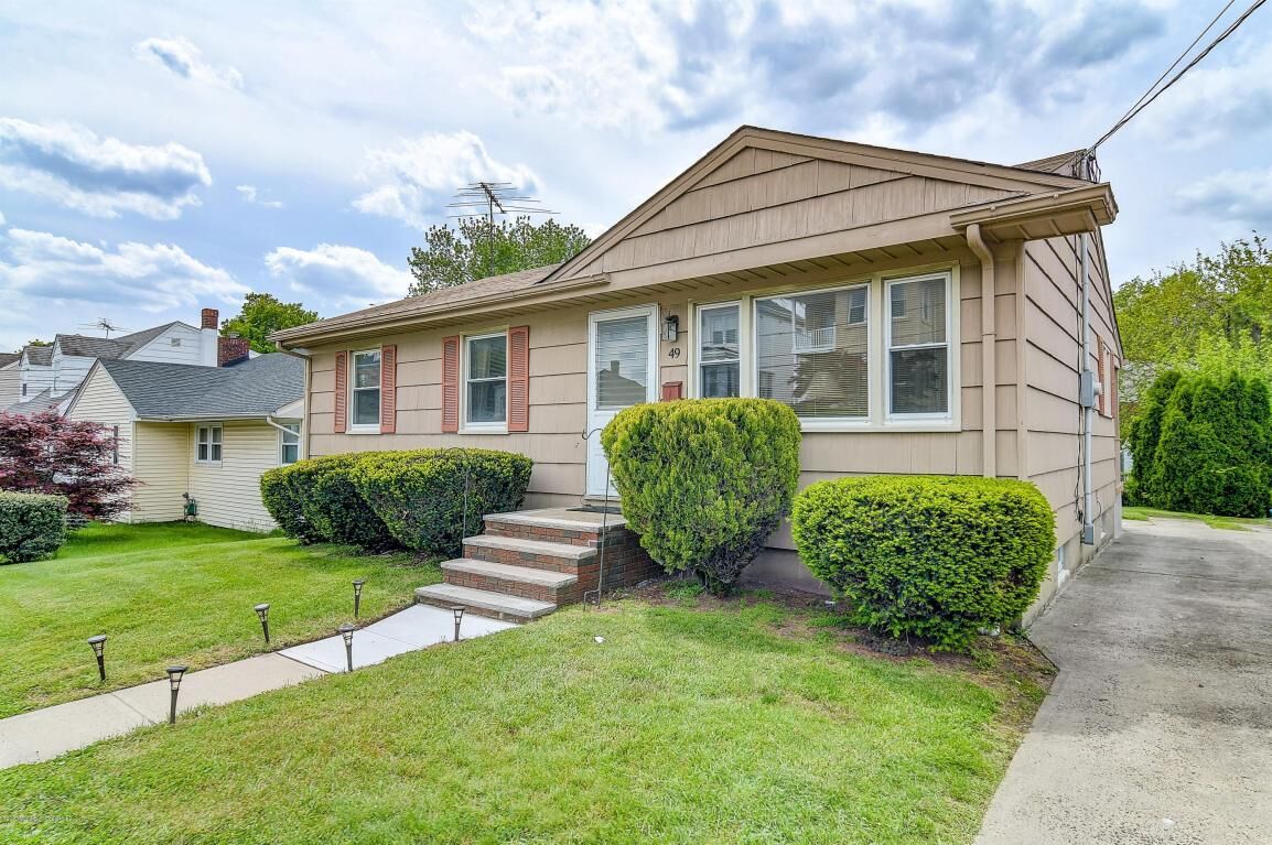 Property Photo:  49 Paul Street  NJ 08863 