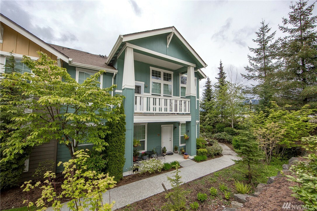 Property Photo:  7711 Fairway Ave SE 202  WA 98065 