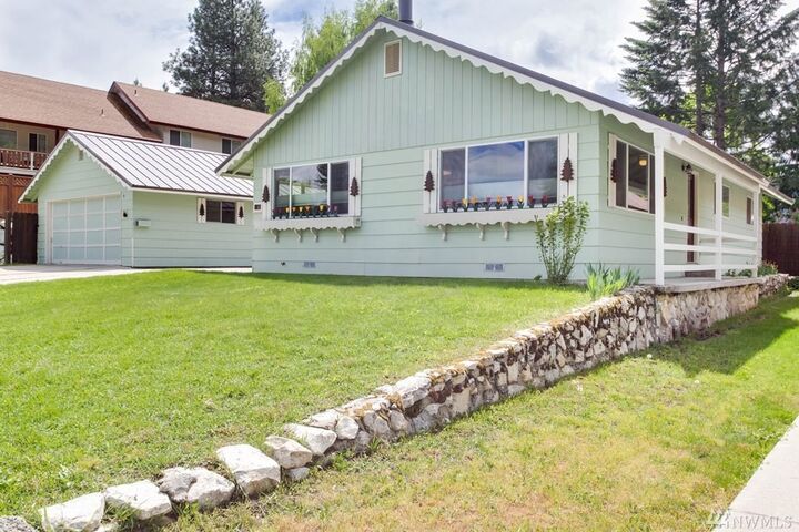Property Photo:  115 Park Ave  WA 98826 