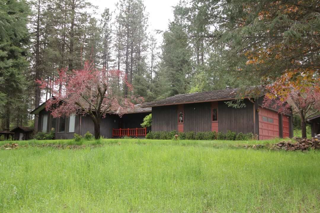 Property Photo: 1808 E Coyote Ct WA 99005