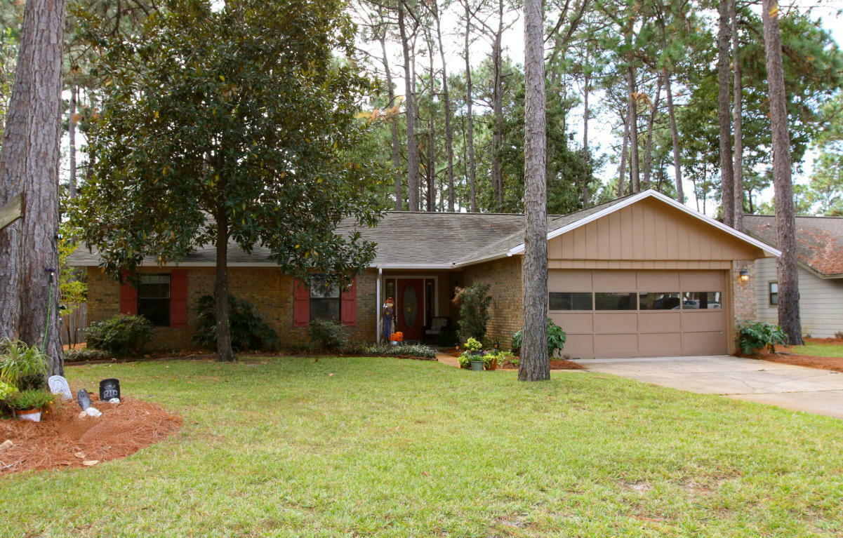 Property Photo:  1183 Muirfield Way  FL 32578 