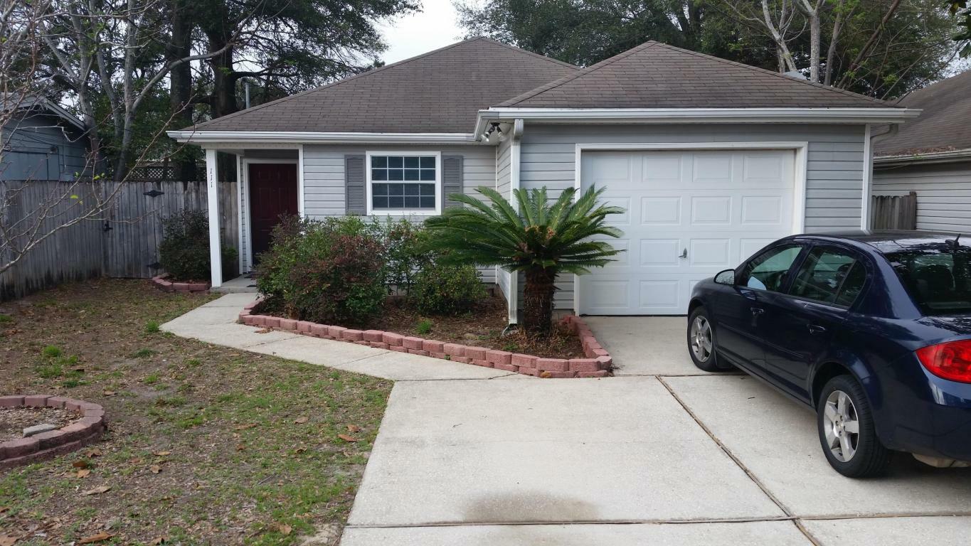 Property Photo:  111 Oakhill Avenue  FL 32547 