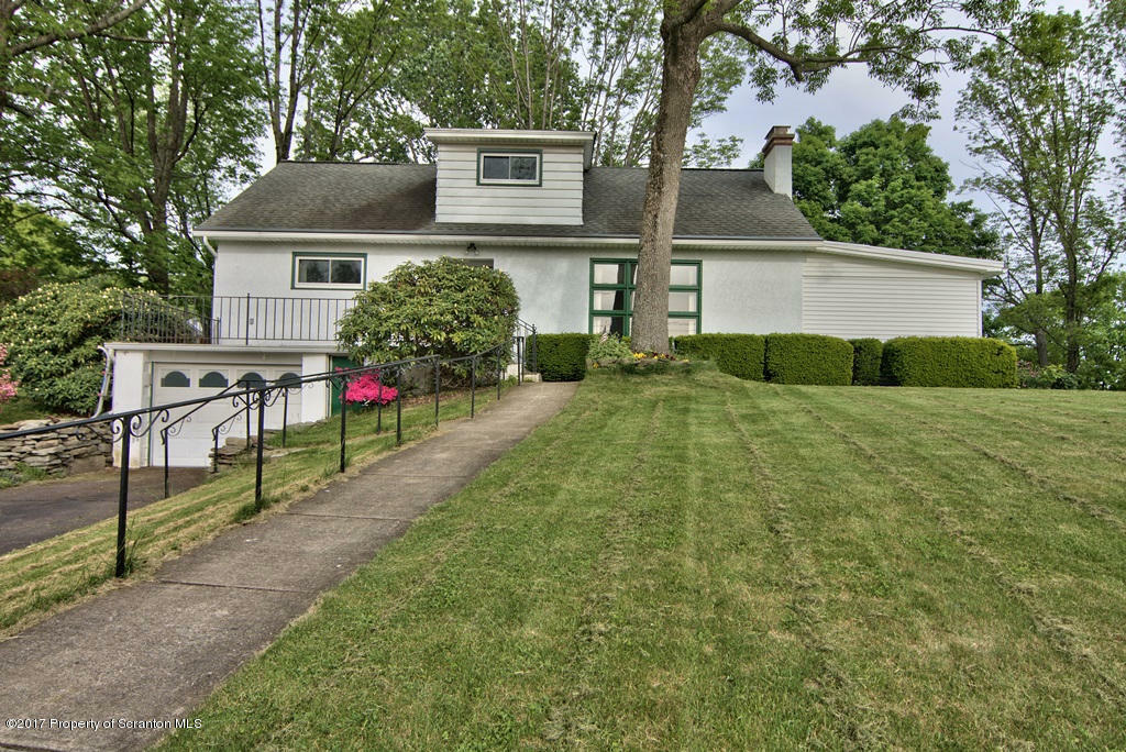 Property Photo:  406 Summit Avenue  PA 18411 