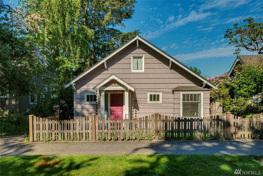 Property Photo: 3221 37th Place S WA 98144