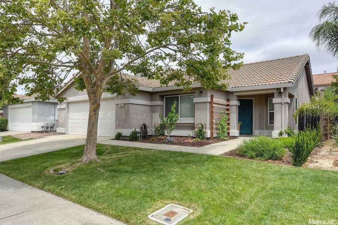 Property Photo:  6117 Livorno Way  CA 95757 