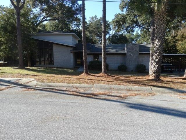 Property Photo:  6303 Vicksburg Dr  FL 32503 