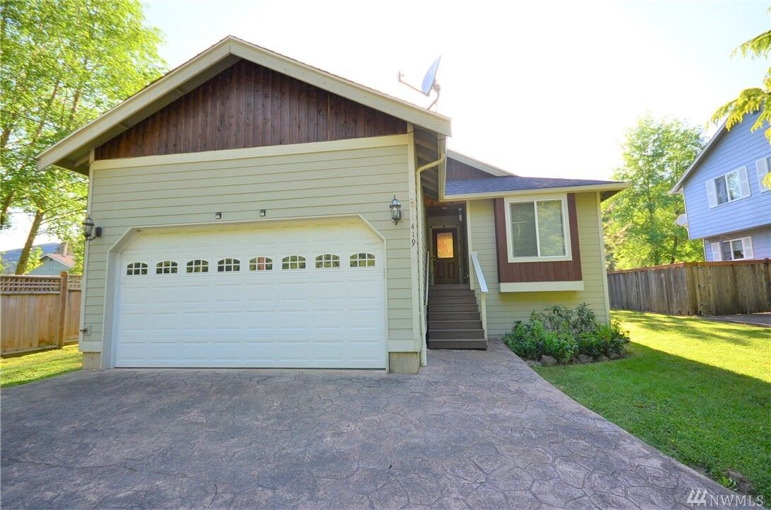 Property Photo: 419 Cain Lake Rd WA 98284