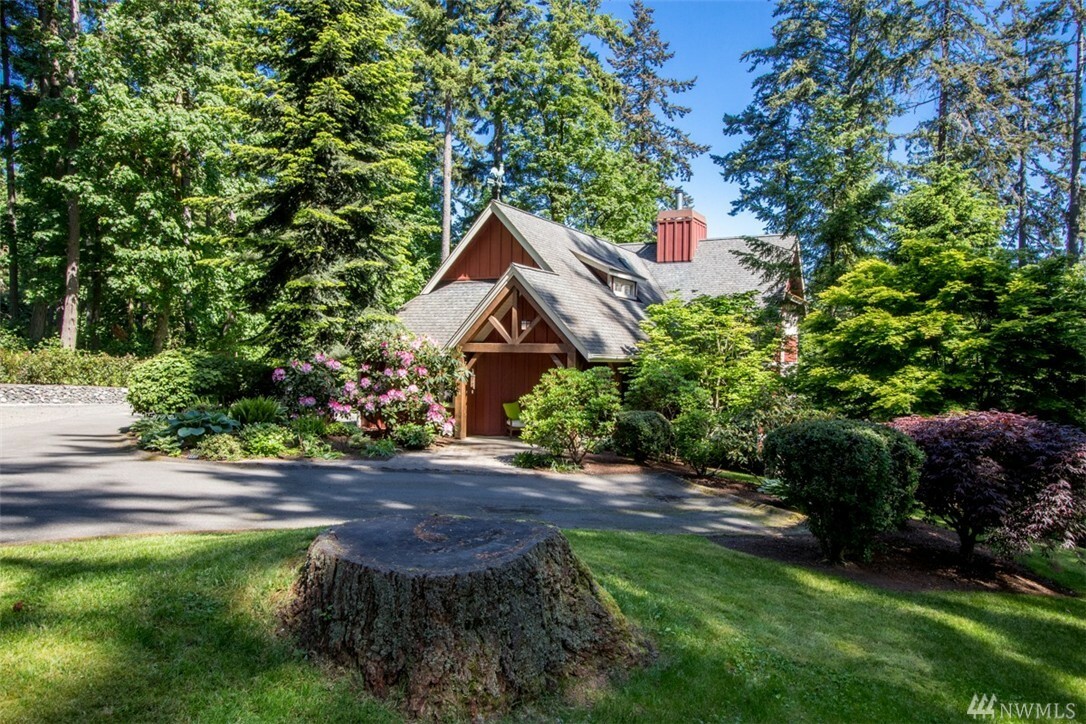 Property Photo:  13369 Stonebridge Lane NE  WA 98110 