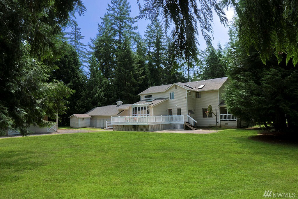 Property Photo:  15806 NE 160th St  WA 98072 