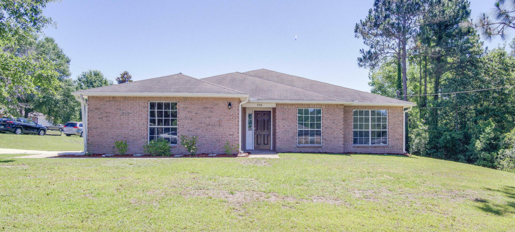 Property Photo:  208 Villacrest Drive  FL 32536 