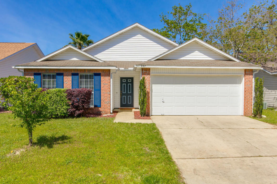 Property Photo:  997 John Wayne Circle  FL 32547 