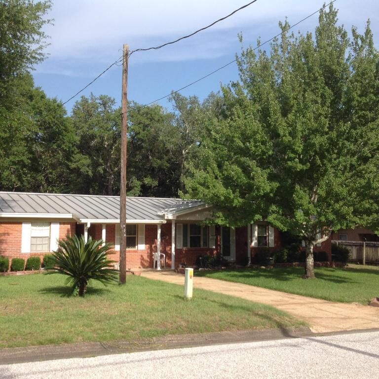 Property Photo:  186 Highland Street  FL 32580 