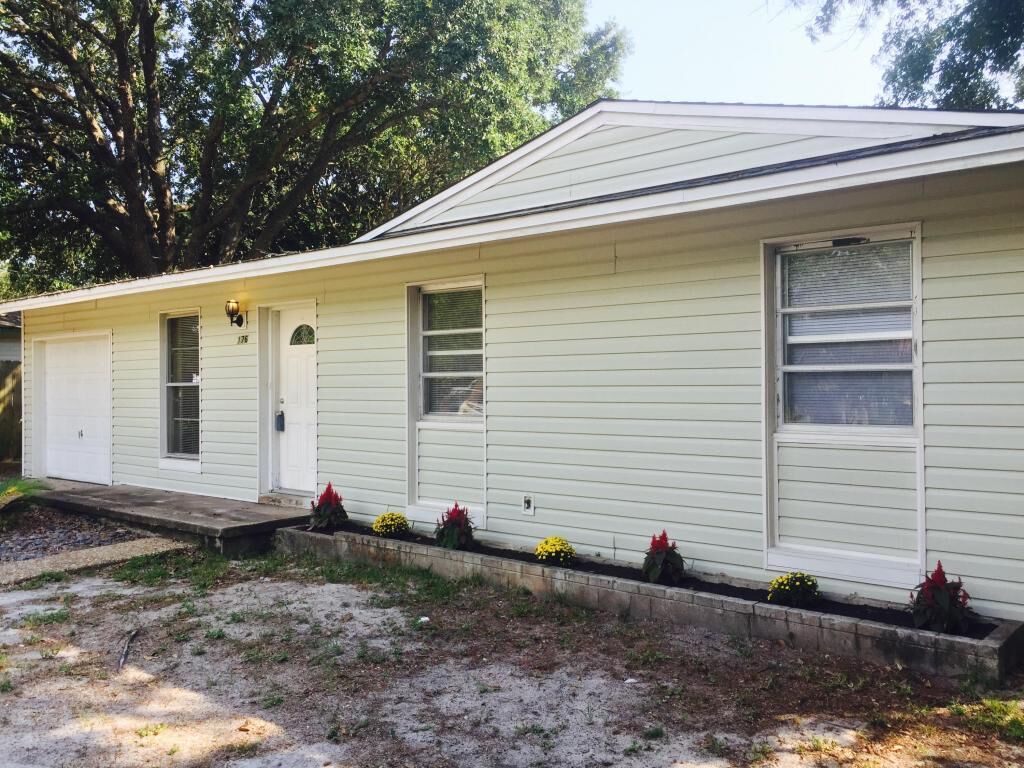 Property Photo: 176 SW Coral Drive FL 32548