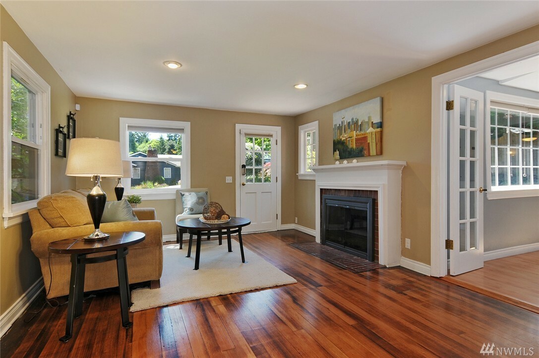 Property Photo: 1720 NE 97th St WA 98115