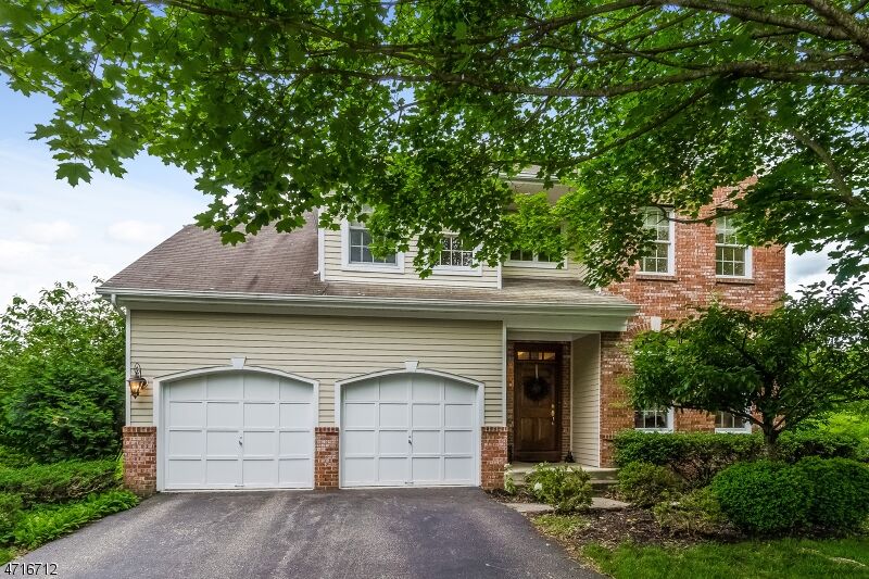 Property Photo: 15 Paddock Ct NJ 08802