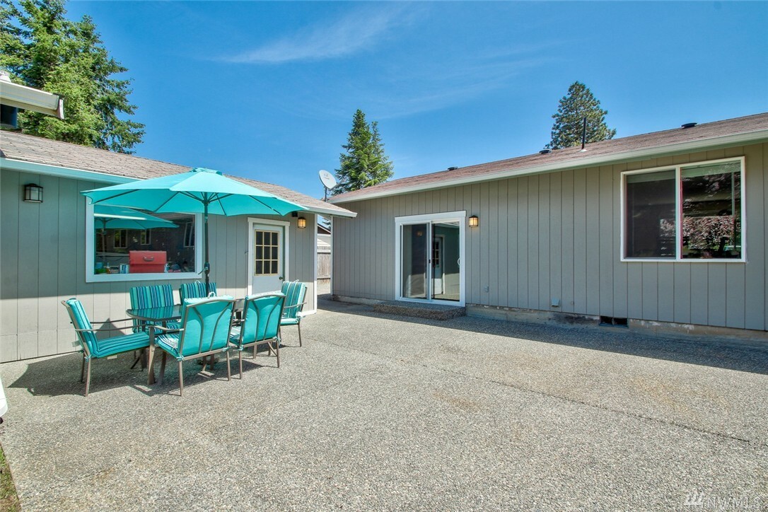 Property Photo:  2313 N 19th Place  WA 98273 