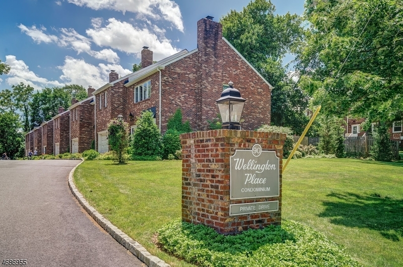 Property Photo:  90 New England Ave, Unit 4D  NJ 07901 