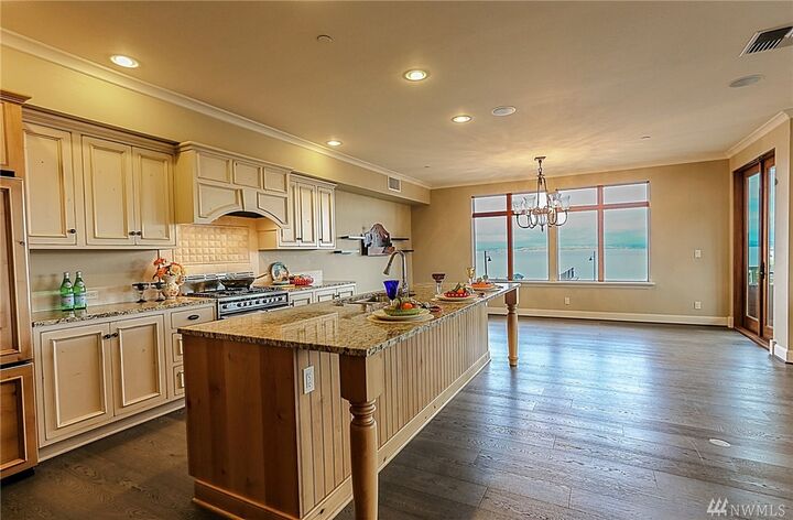 Property Photo: 8079 E Main St 241 WA 98353