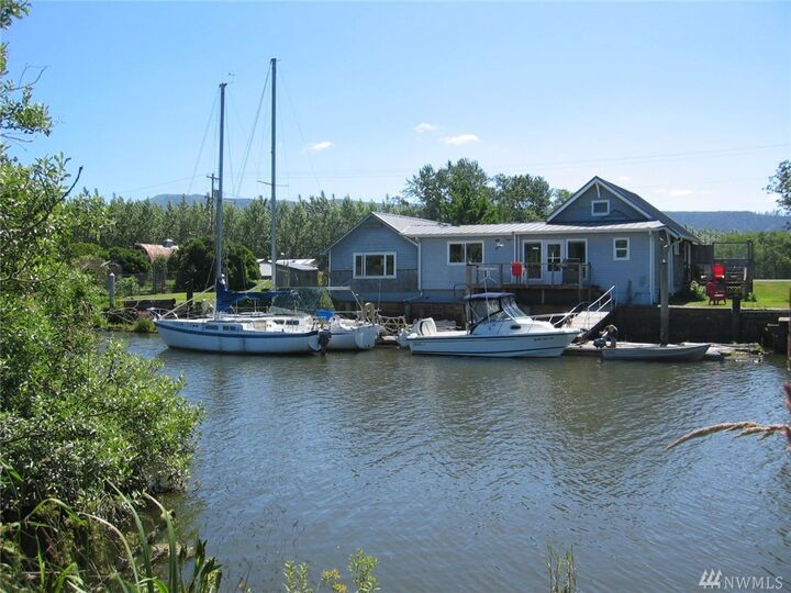 42 S Welcome Slough Road  Cathlamet WA 98612 photo
