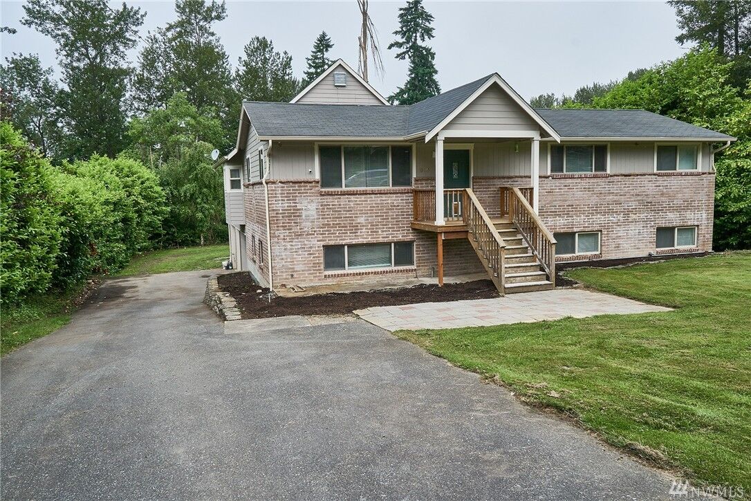 Property Photo:  13425 181st Avenue SE  WA 98059 