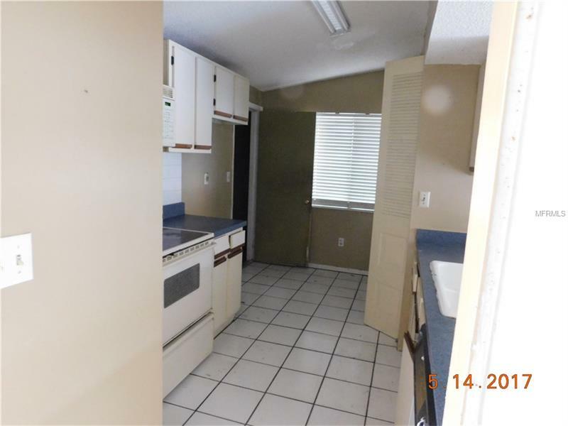 Property Photo:  1407 Piney Branch Circle  FL 33594 