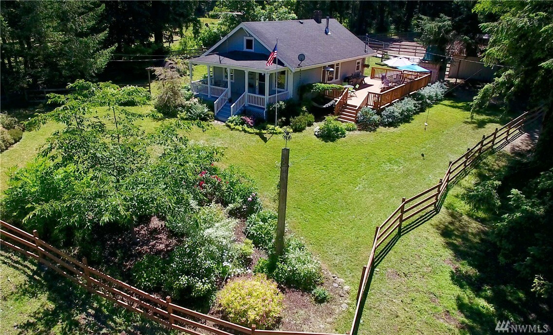 Property Photo: 24307 215th Ave SE WA 98038