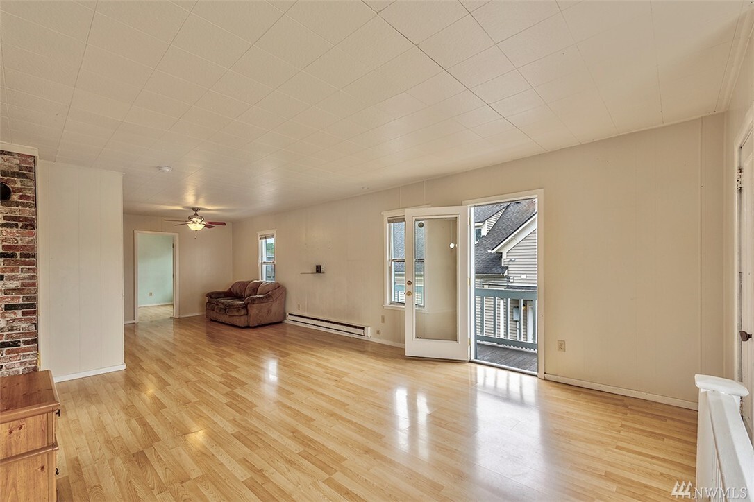 Property Photo: 1513 Walnut St WA 98201