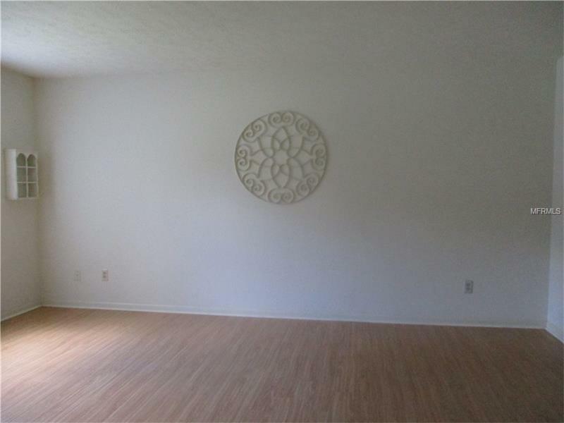 Property Photo: 2102 Ramblewood Court FL 33510