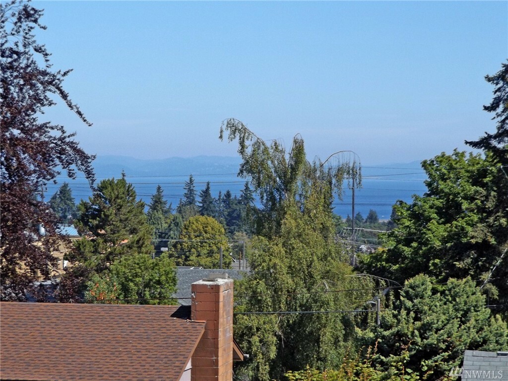 Property Photo:  134 E Lopez Ave  WA 98362 