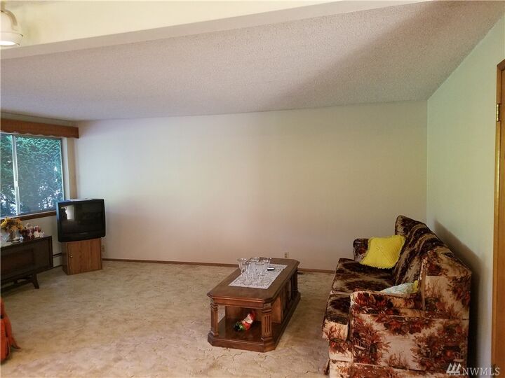 Property Photo: 31206 8th Ave S WA 98003