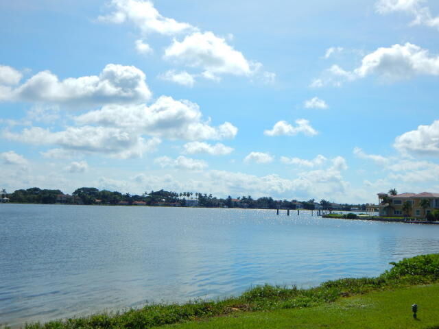 Property Photo: 107 Half Moon Circle G1 FL 33462