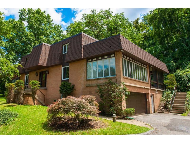 Property Photo:  3302 Scathelocke Drive  PA 15235 