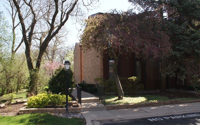 Property Photo: 1S095 Spring Road 2C IL 60181