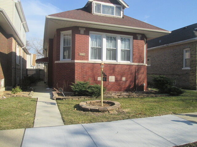 Property Photo:  11811 Hale Avenue  IL 60643 