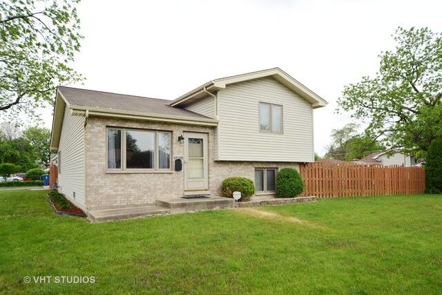 Property Photo:  10100 Palmer Avenue  IL 60164 