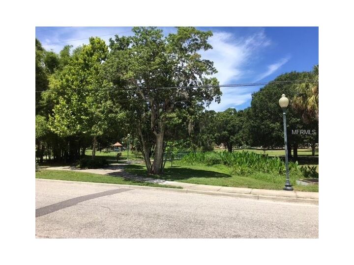 Property Photo: 908 Gillespie Avenue FL 34236